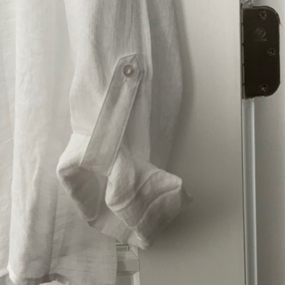 Zac & Rachel semi sheer top NWT - Picture 3 of 6